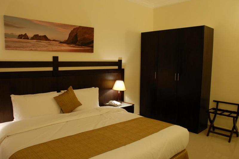 Al Hayat Hotel Suites Шарджа Номер фото
