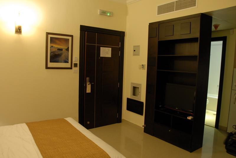 Al Hayat Hotel Suites Шарджа Экстерьер фото